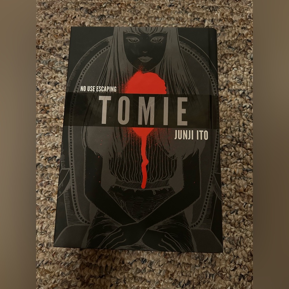 Tomie (Complete Deluxe Edition) Manga